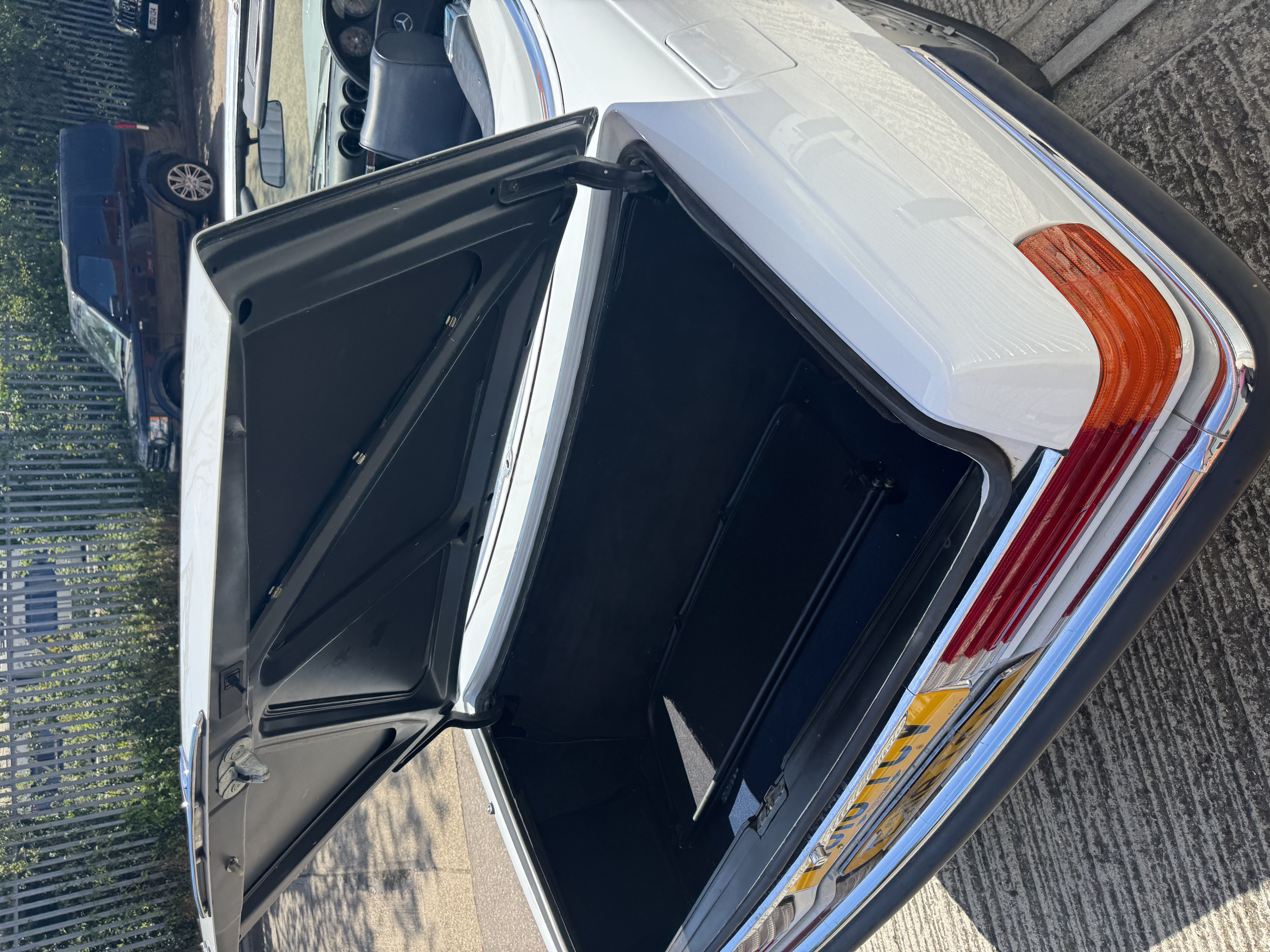 1988 Mercedes-Benz 300 SL image 4