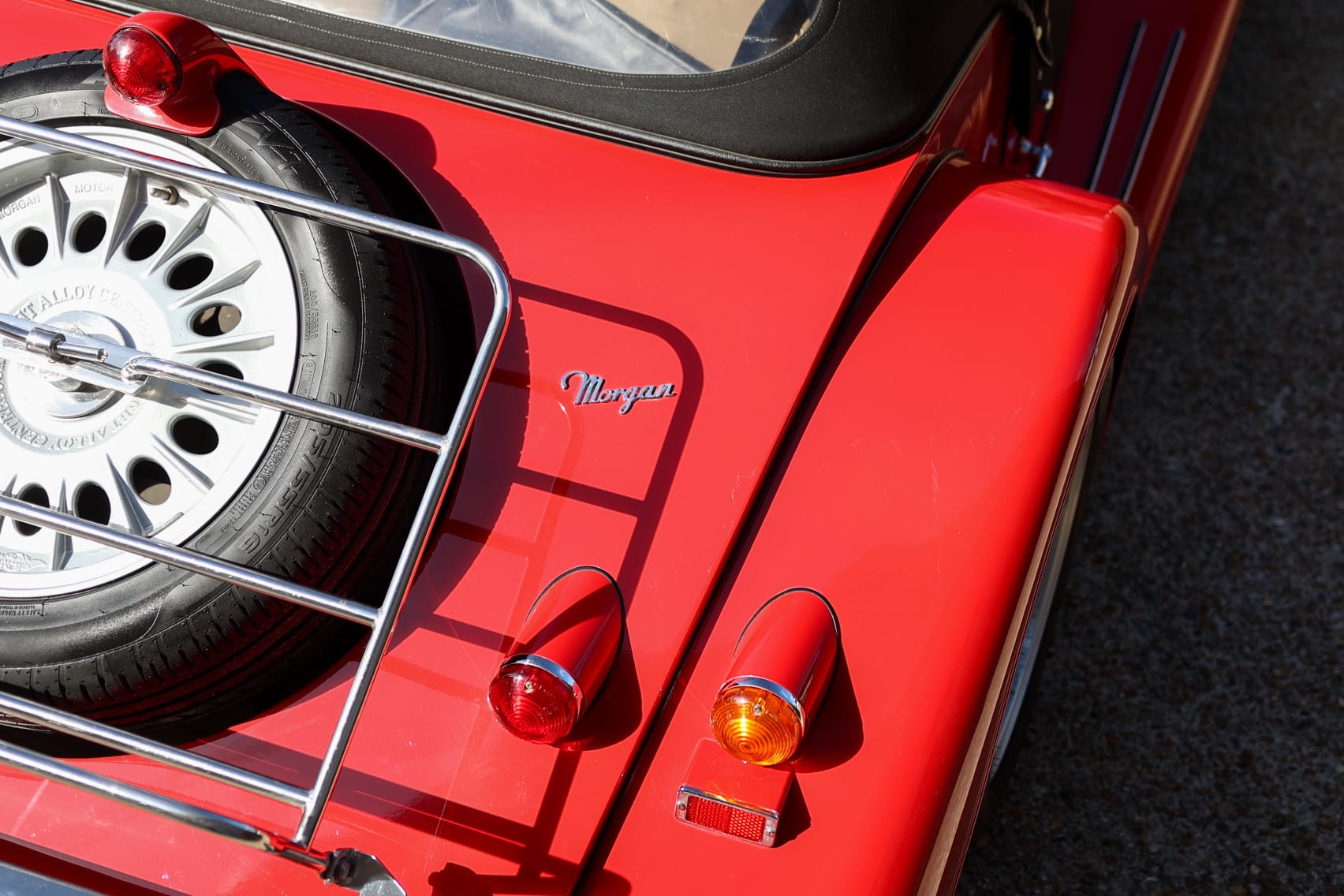 2001 Morgan Plus 8 image 4
