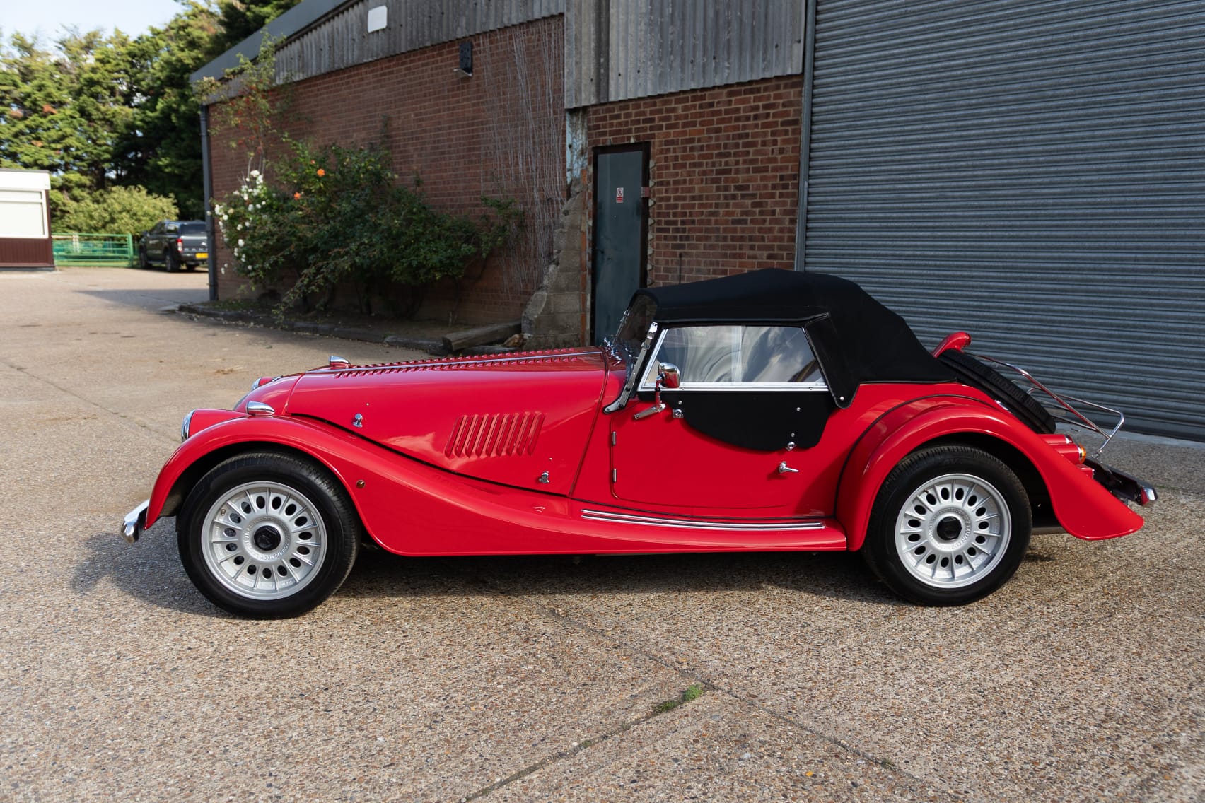 2001 Morgan Plus 8 image 6