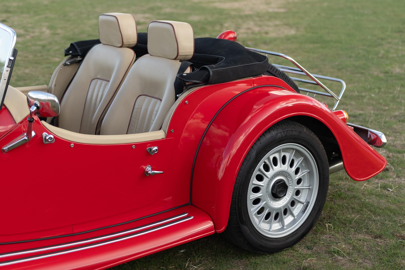 2001 Morgan Plus 8 image 21