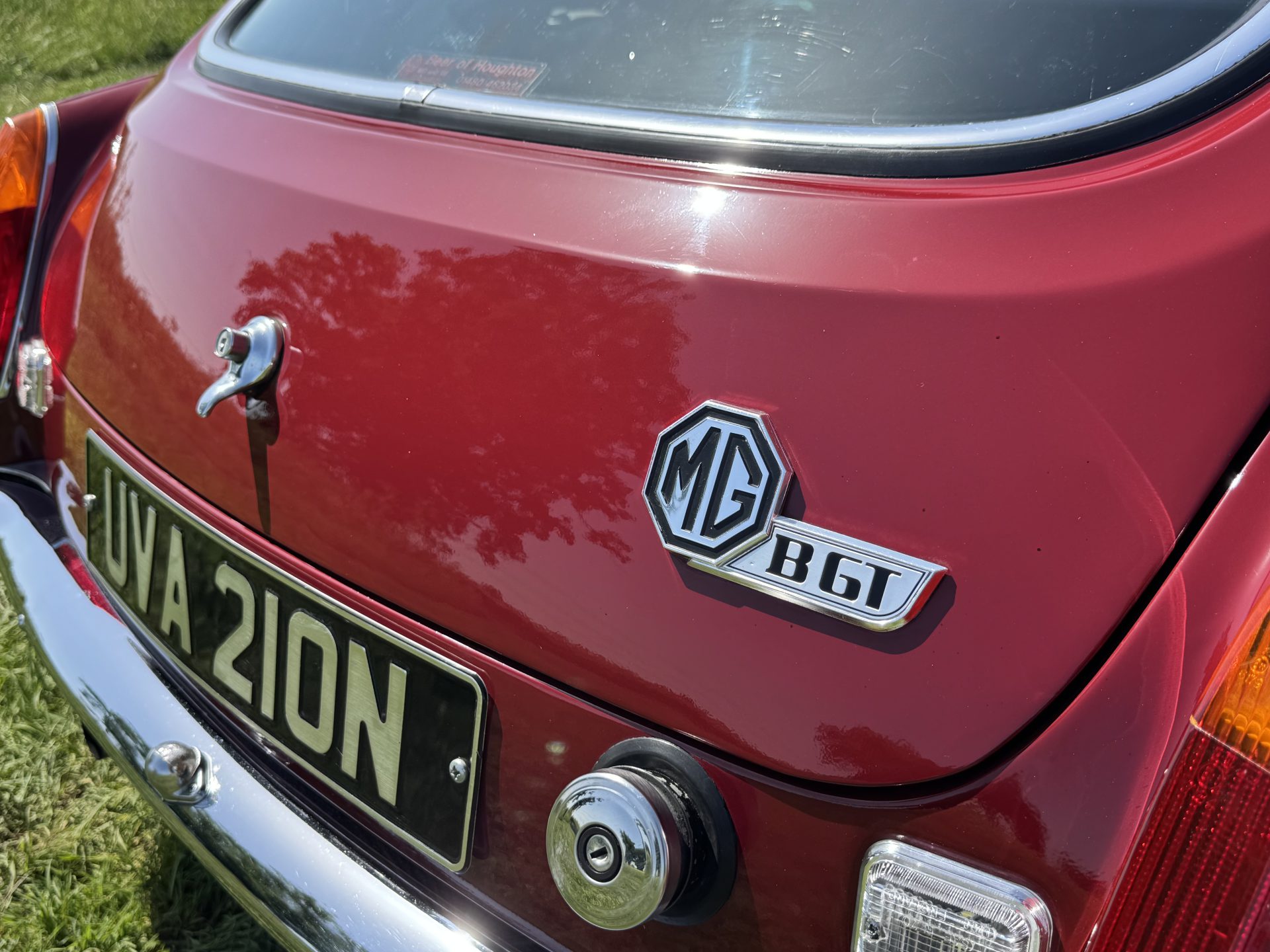 1974 Factory MGB GT V8 image 2
