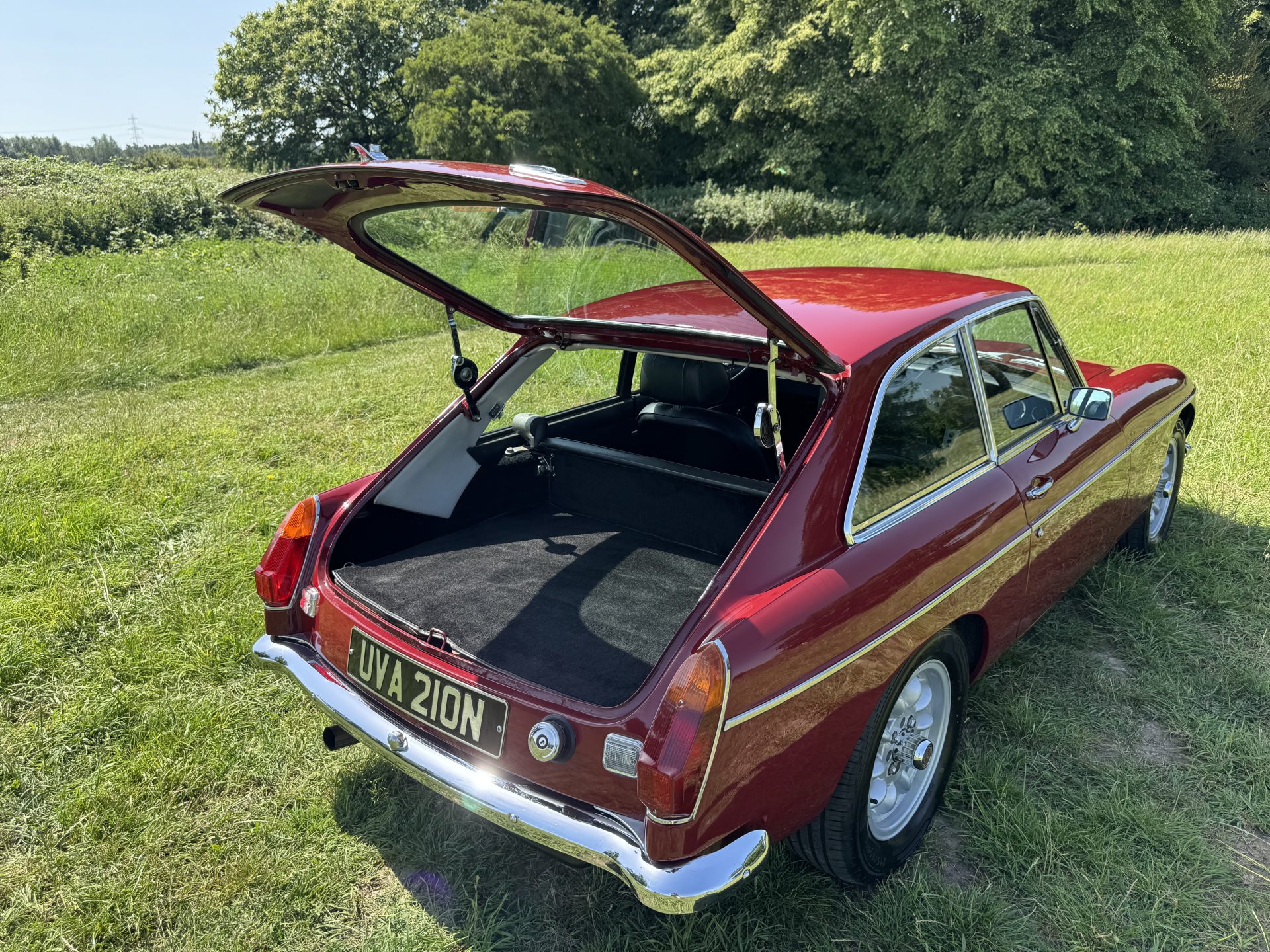 1974 Factory MGB GT V8 image 4