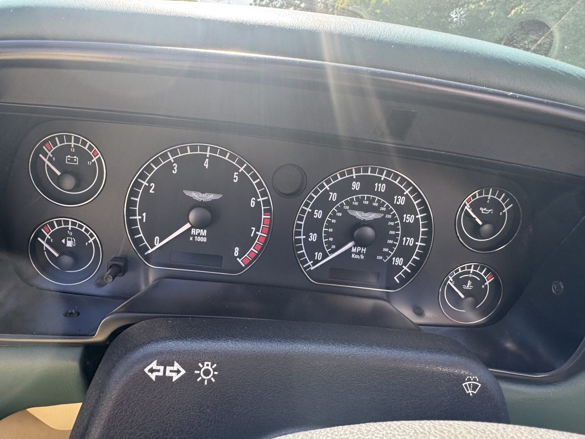 2001 Aston Martin DB7 Vantage Volante V12  image 9