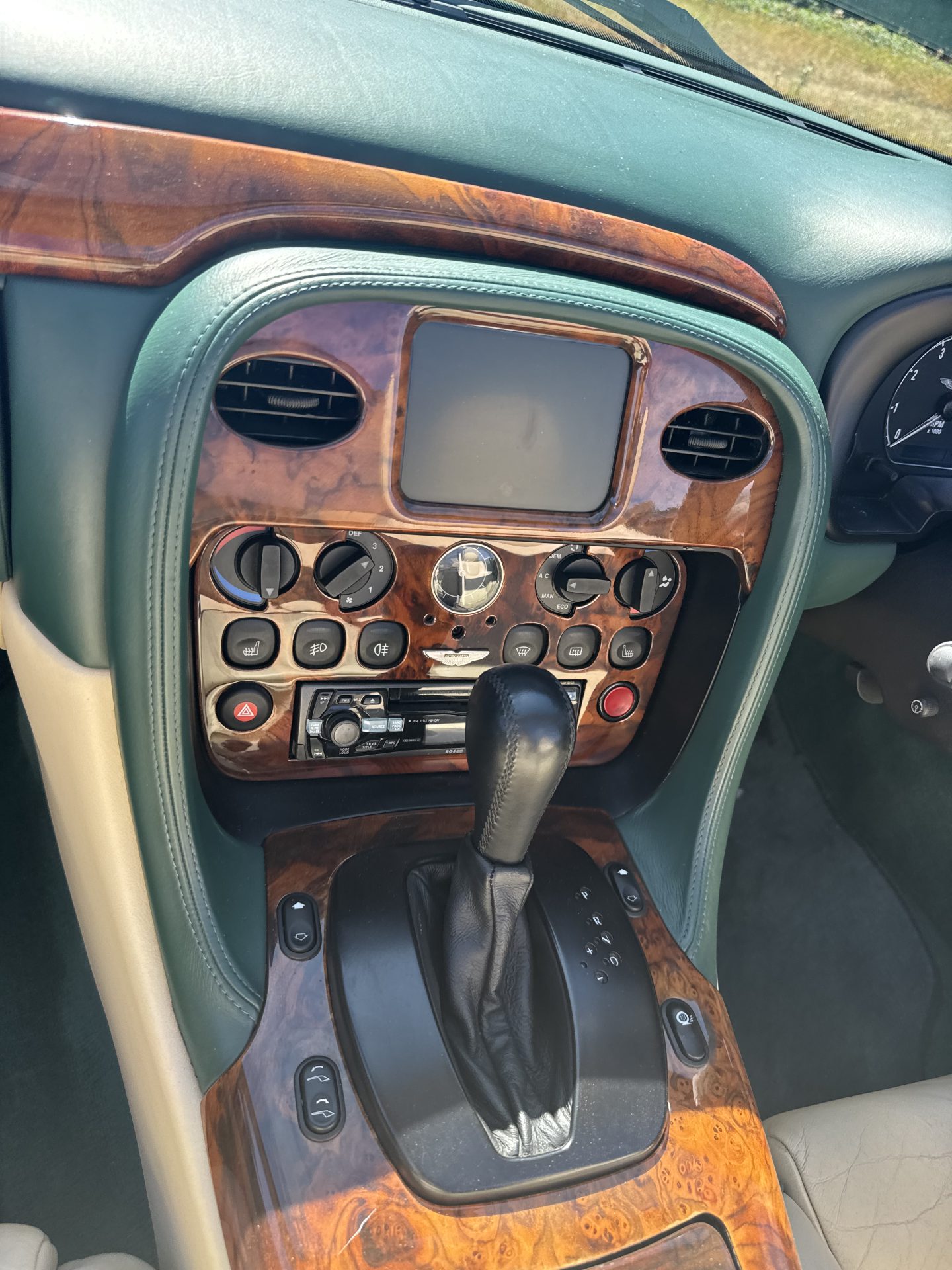 2001 Aston Martin DB7 Vantage Volante V12  image 13
