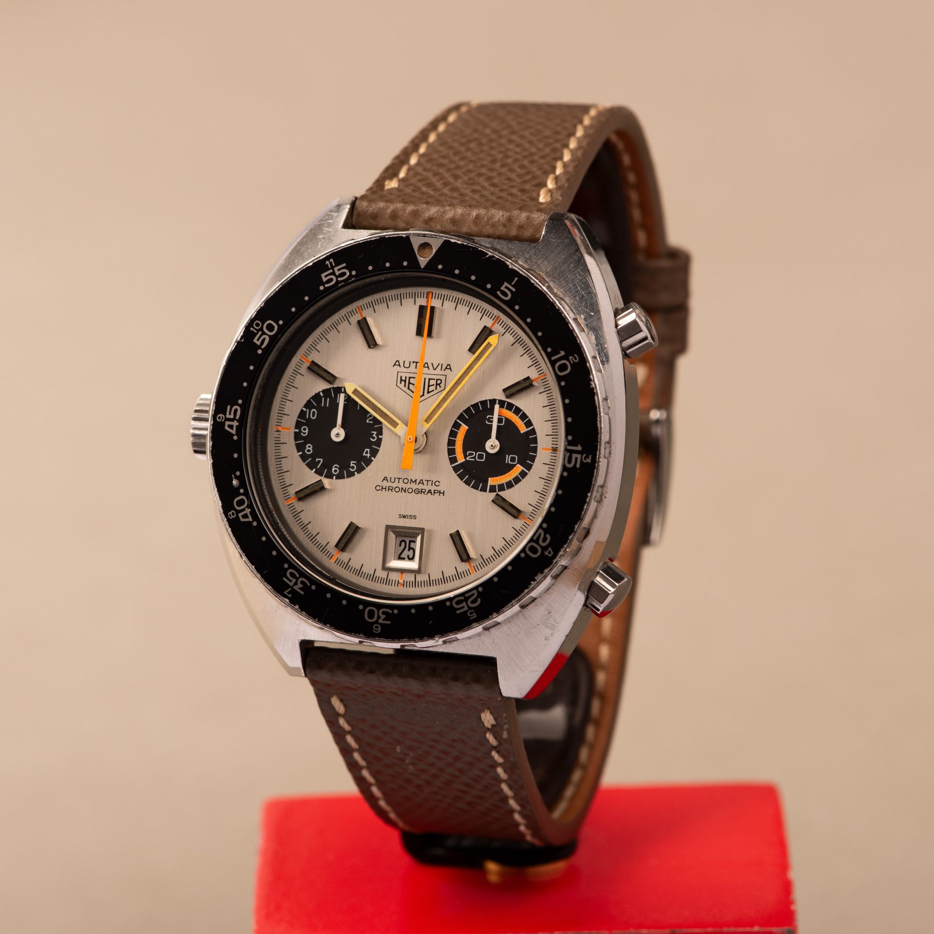 1970s Heuer Autavia “Orange Boy” 11630 image 12