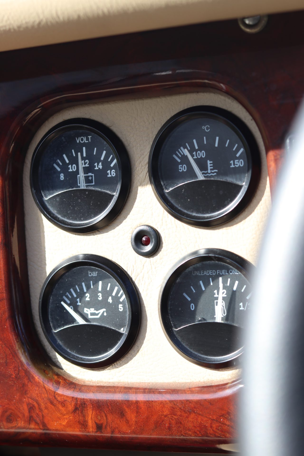 2001 Morgan Plus 8 image 5