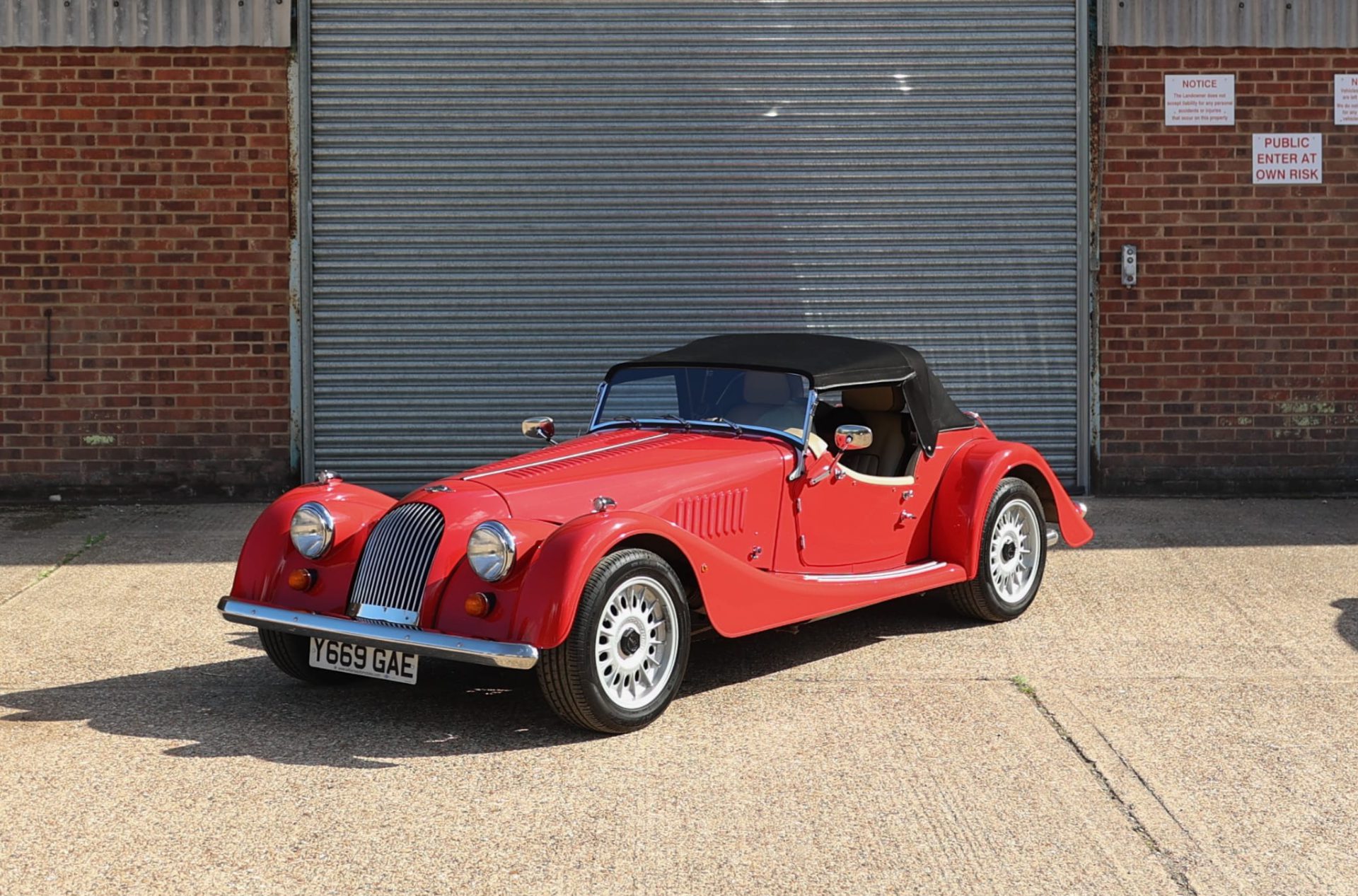 2001 Morgan Plus 8 image 17