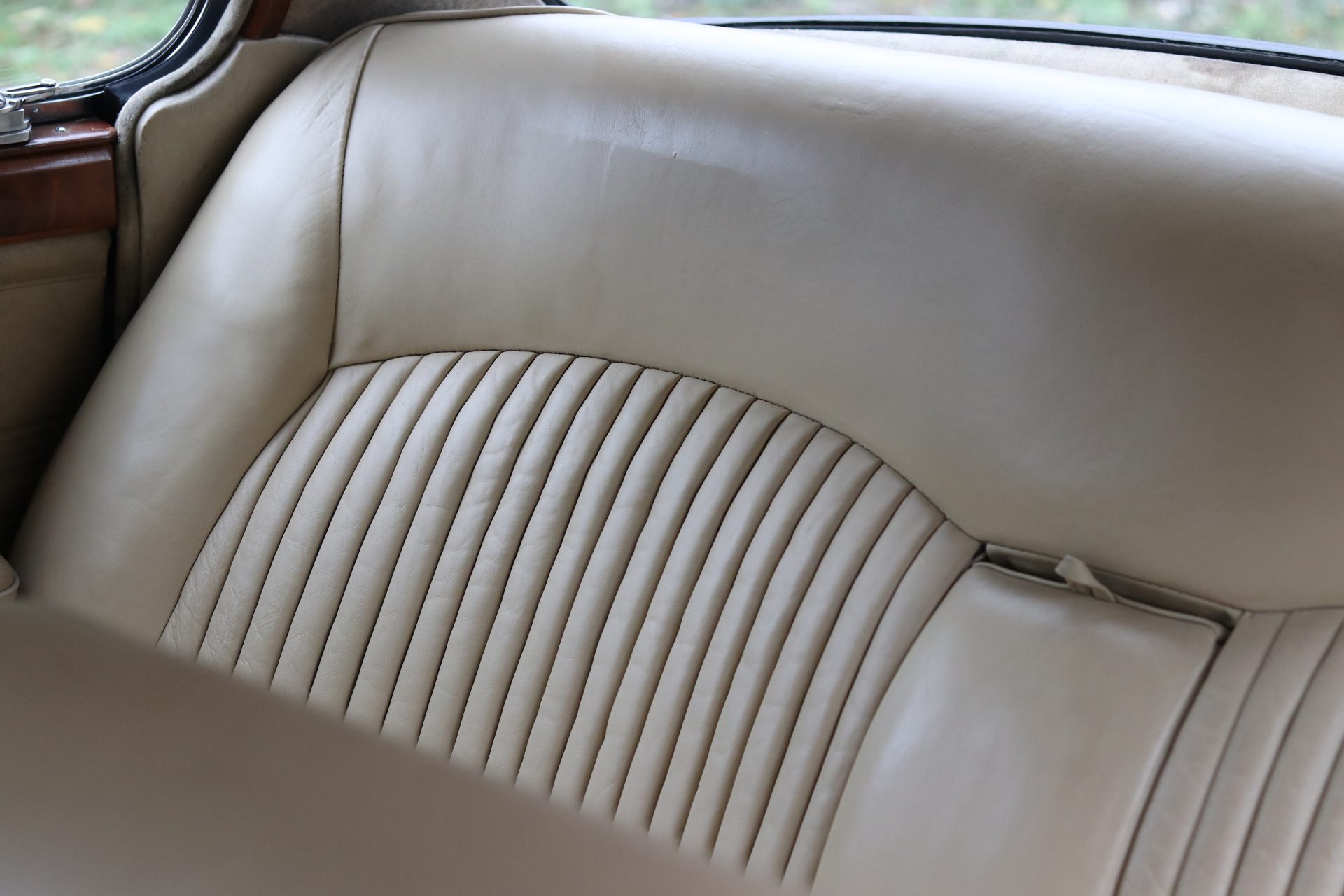 Win This 1964 Jaguar S-Type image 6