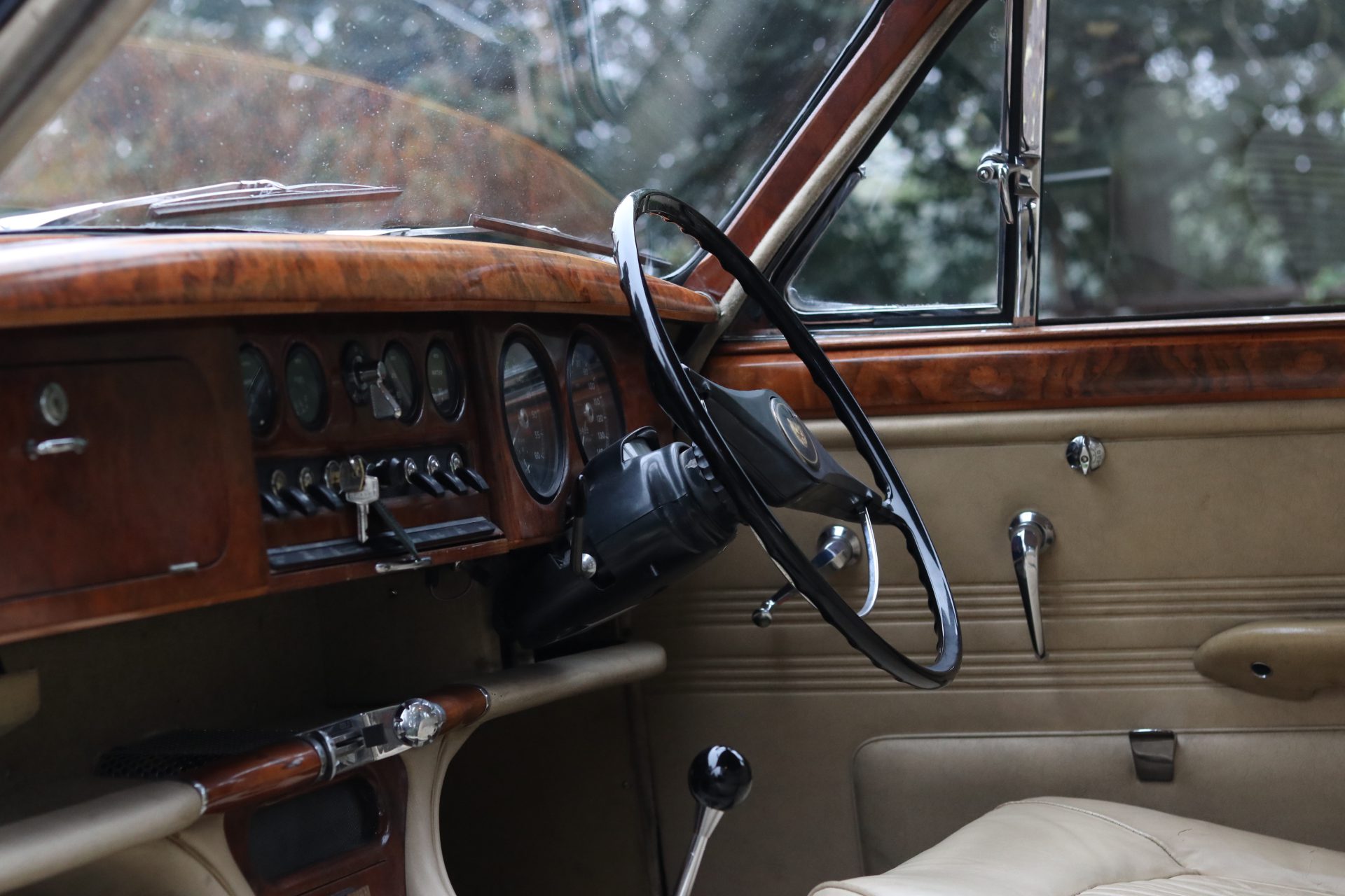 Win This 1964 Jaguar S-Type image 15
